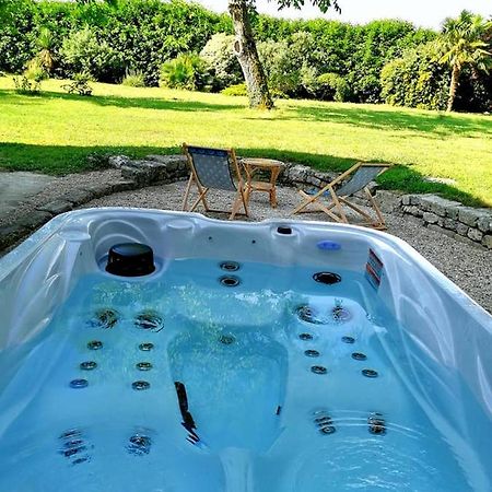 Gite Dans Une Ambiance Vegetale Avec Spa Privatif Jazennes Luaran gambar
